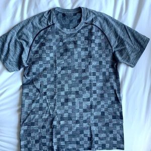Grey Pixel Lululemon Men’s Performance T-Shirt